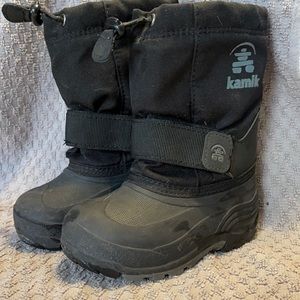 Kamik Toddler Size 9 winter boots.